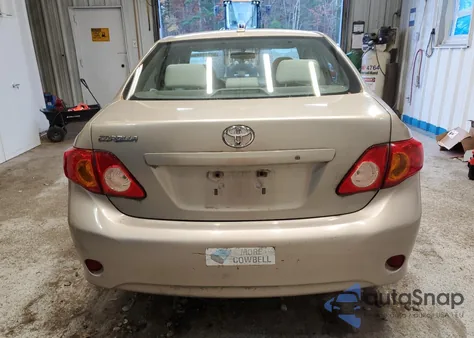 2010 Toyota Corolla Base z USA, uszkodzony, nr VIN 2T1BU4EE4AC256416